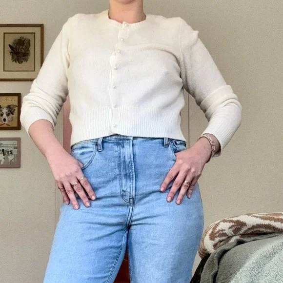 Abercrombie Pearl-Button Crewneck Cardigan Sweater in Cream- Size Medium - Picture 14 of 14